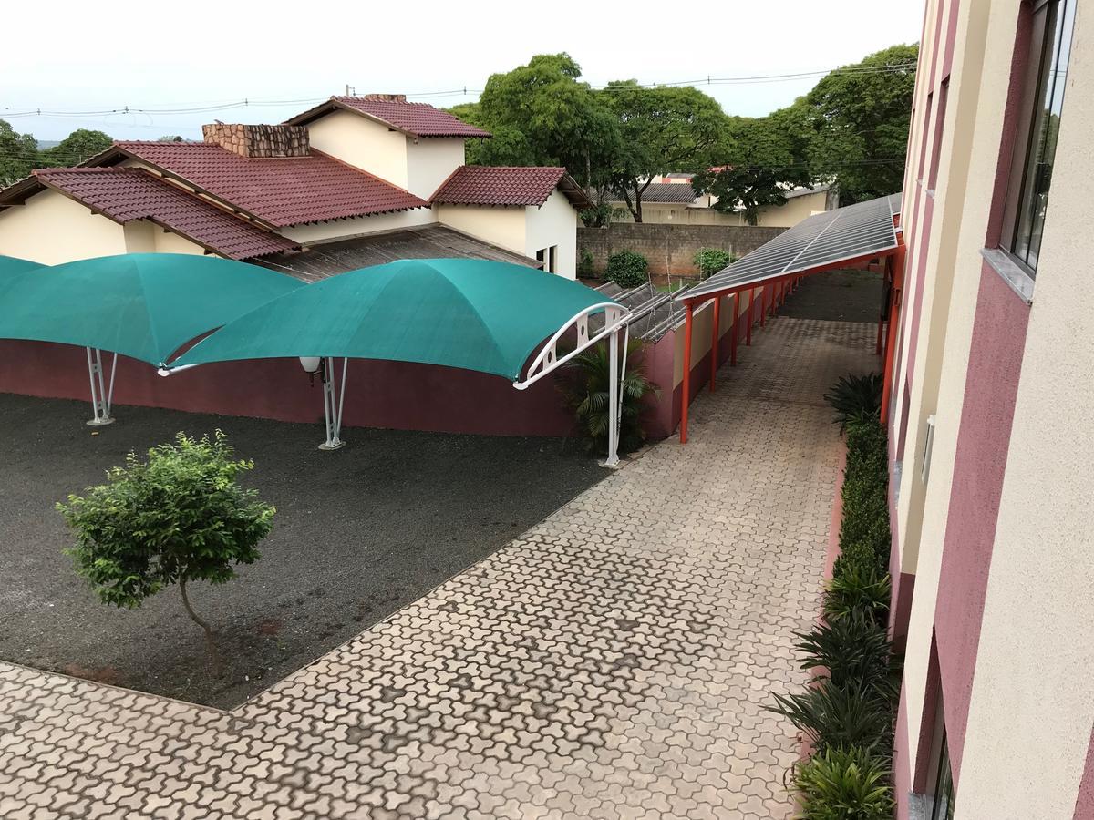 Horlandus Eco Hotel Loanda エクステリア 写真